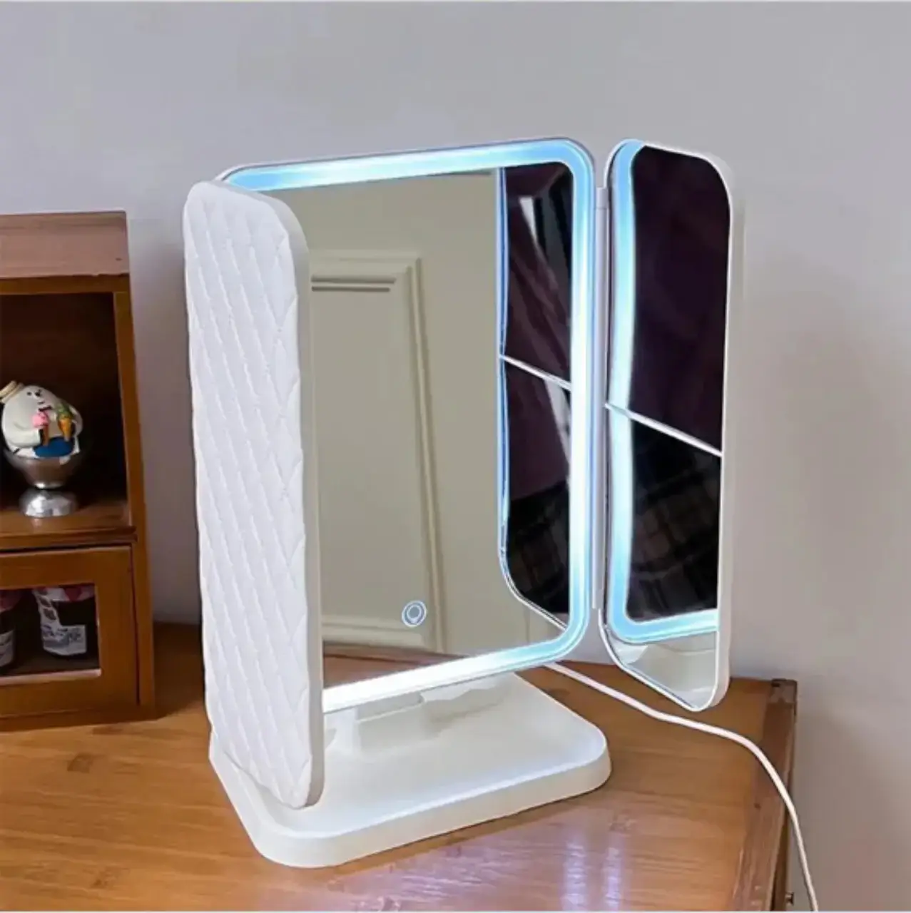 Потрійне дзеркало для макіяжу з LED-підсвіткою - Зображення 5